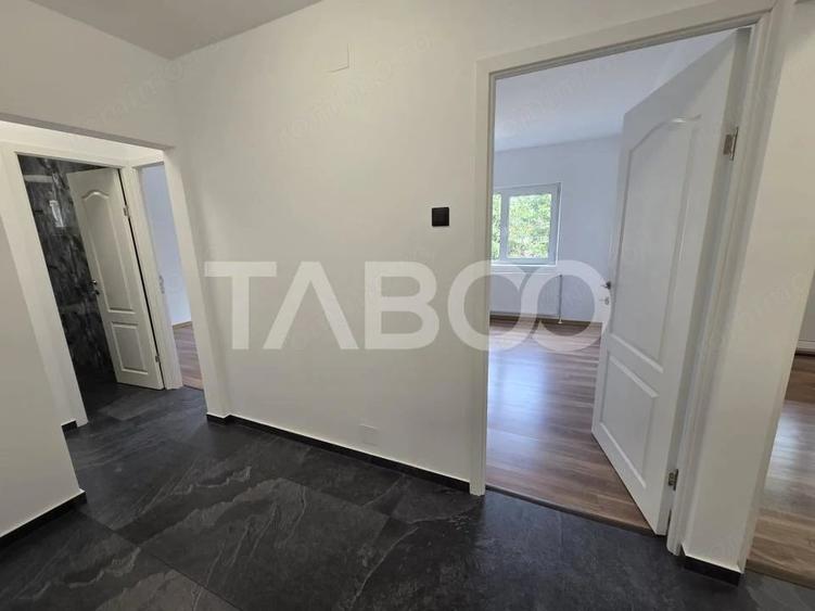 Apartament cu 4 camere decomandat în Central