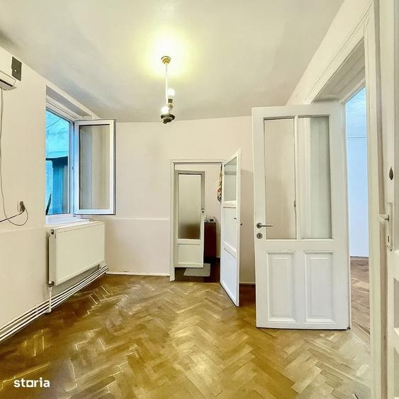 Casă cu 2 camere semidecomandat în Calea Victoriei