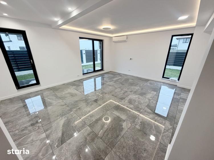 Casă cu 5 camere cu Teren 242 Mp în Glina