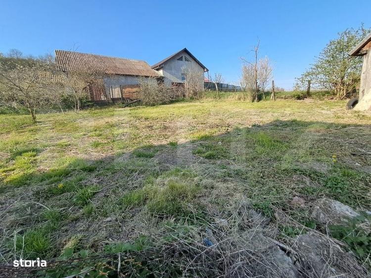 Casă cu 4 camere în Nandra