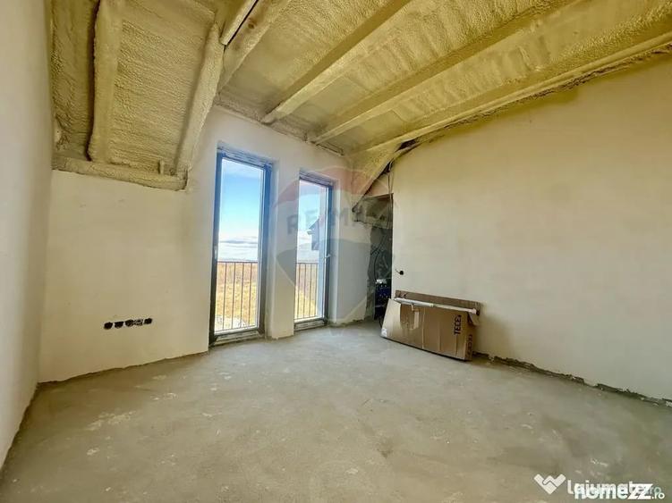 Casă cu 7 camere cu Teren 350 Mp în Sălicea