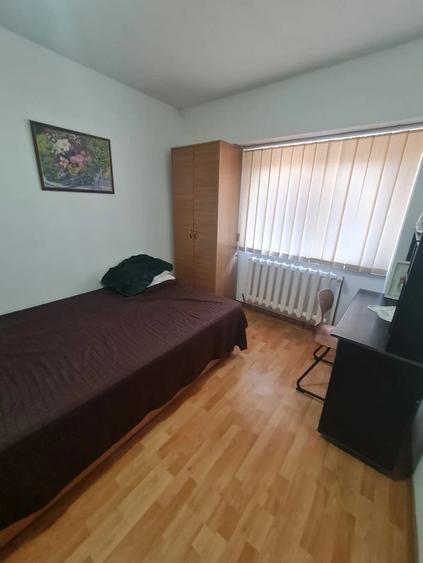 Apartament cu 2 camere decomandat în Podul de Fier