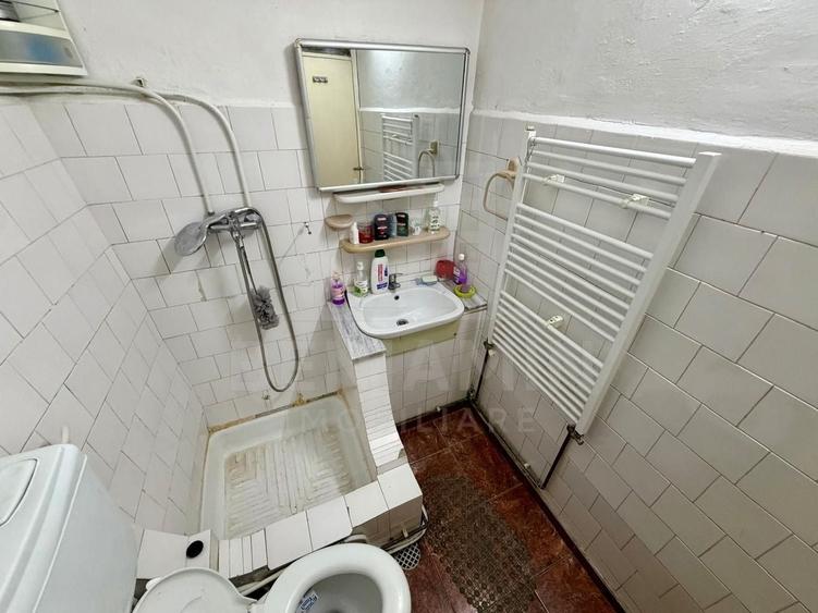 4 camere decomandate - Craiovita Noua - etaj 2 cu 2 bai - bloc 1982 - - 11