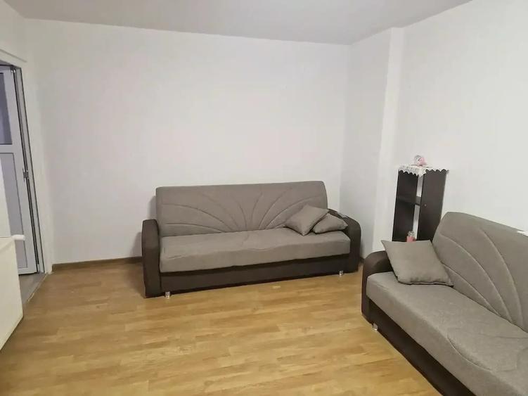 Apartament cu 2 camere semidecomandat în Noua