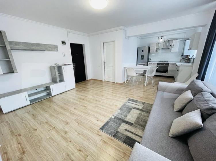 Apartament cu 2 camere semidecomandat în Florești