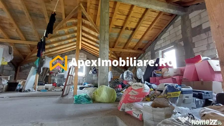 Casă cu 4 camere cu Teren 883 Mp în Varlaam
