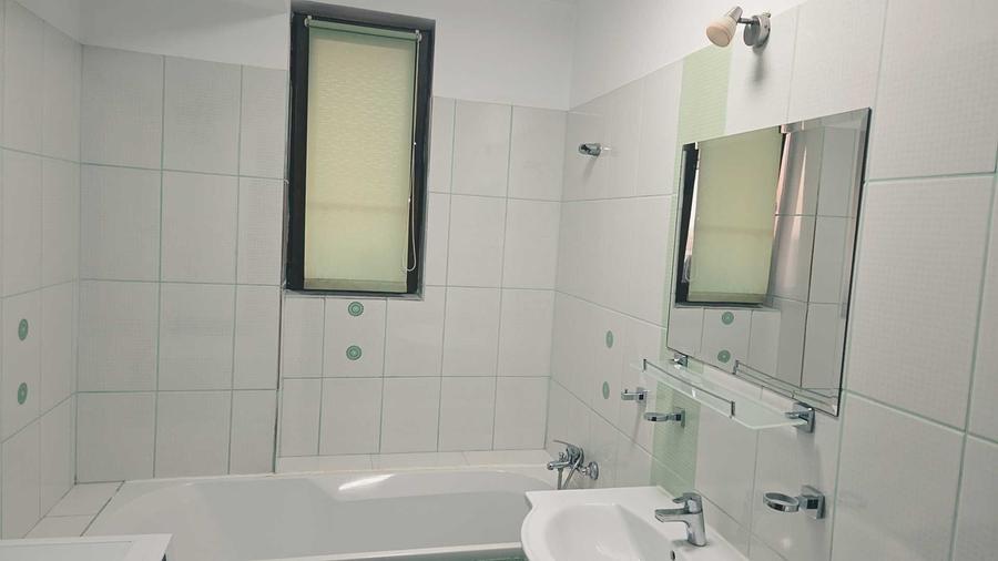 Apartament cu 2 camere semidecomandat, mobilat în Central