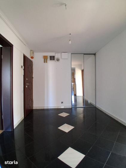 Apartament cu 4 camere în Crângași