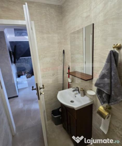 Apartament cu 3 camere decomandat în Central