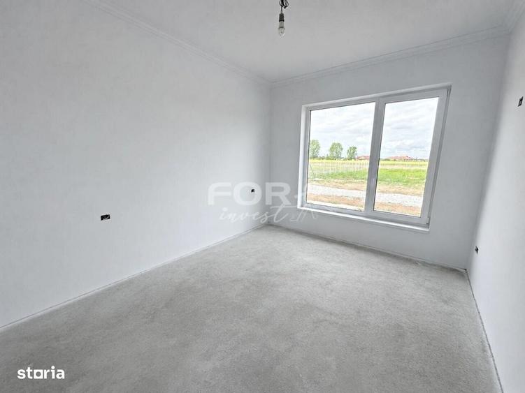 Casă cu 4 camere în Alparea