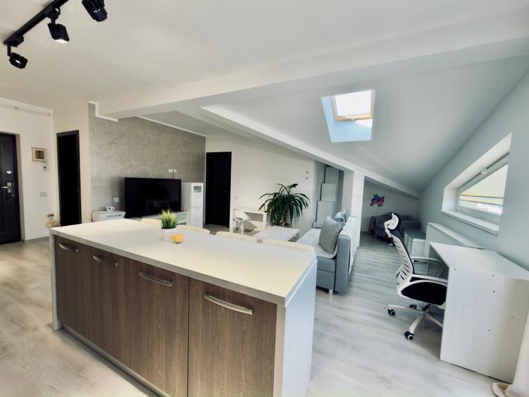 Apartament cu 2 camere semidecomandat, mobilat în Sânpetru