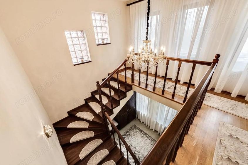 Casă cu 6 camere cu Teren 1013 Mp în Central