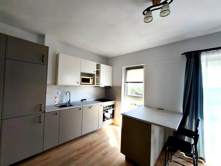 Apartament cu 2 camere semidecomandat, mobilat în Florești