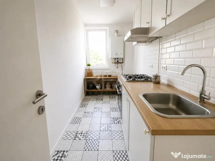 Apartament cu 3 camere semidecomandat în Sebastian