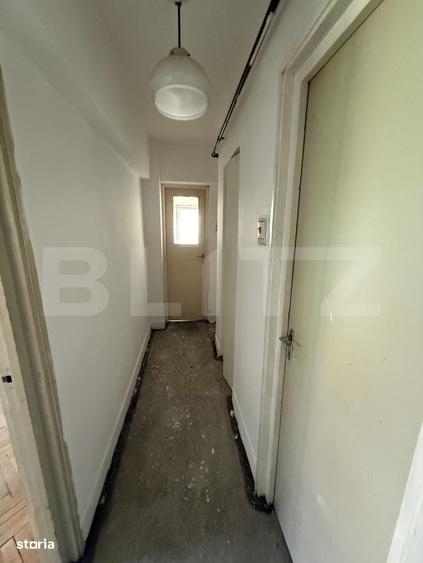 Apartament cu 3 camere decomandat în Micro 16