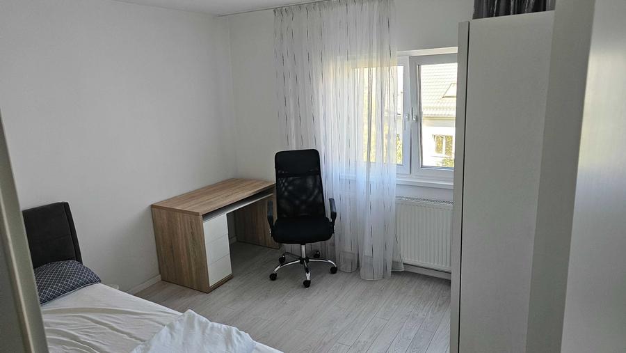 Apartament cu 4 camere decomandat în Zorilor