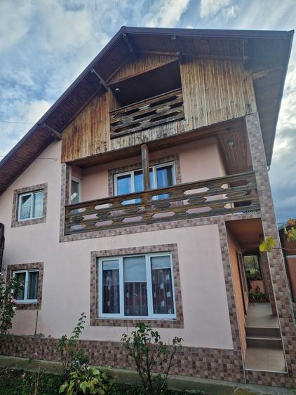 Casă cu 4 camere în Central