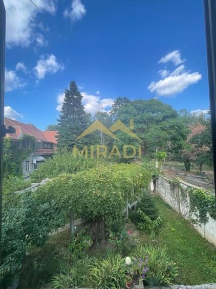 Apartament cu 4 camere în Aviatorilor