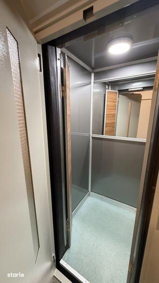 Apartament cu 3 camere decomandat în Tei