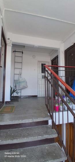 Apartament cu 2 camere semidecomandat în Valenta