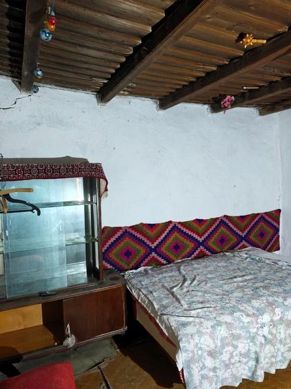 Casă cu 3 camere cu Teren 1685 Mp în Valter Mărăcineanu