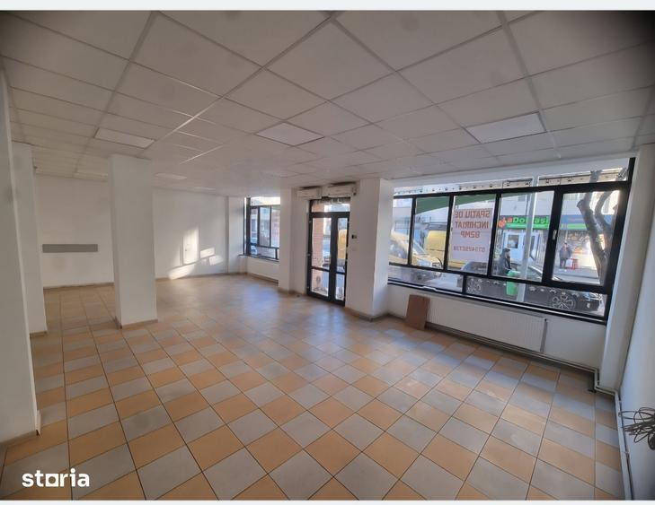 Spațiu comercial, de 82 mp, în Micro 12