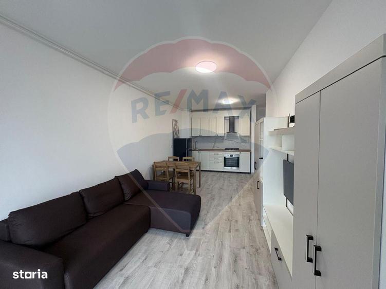 Apartament cu 2 camere, mobilat în Central
