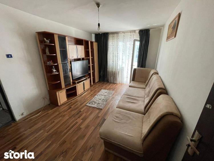 Apartament cu 3 camere decomandat, mobilat în Lăpuș