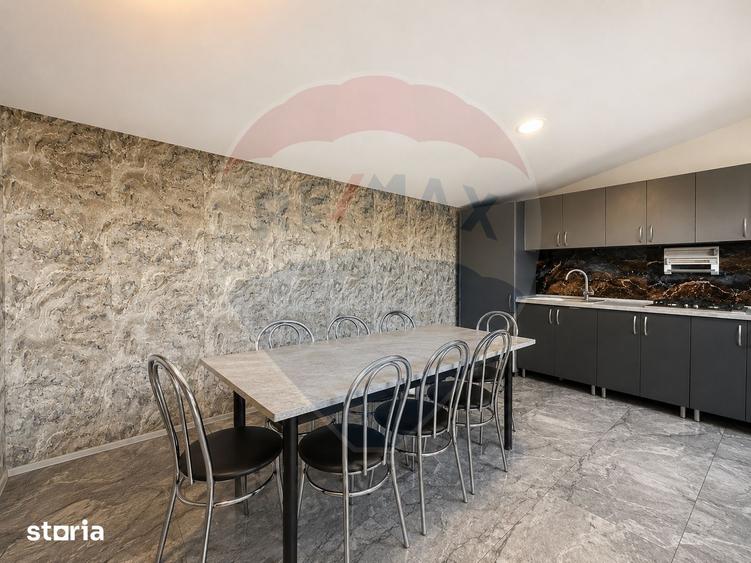 Casă cu 5 camere cu Teren 248 Mp în Corbu