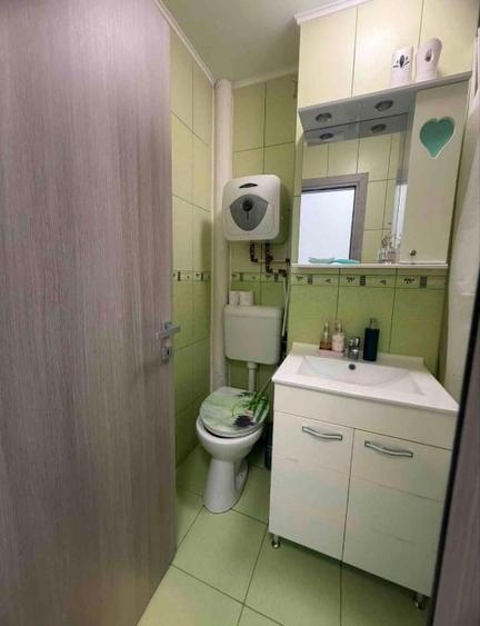 Apartament cu 2 camere decomandat, mobilat în Tei