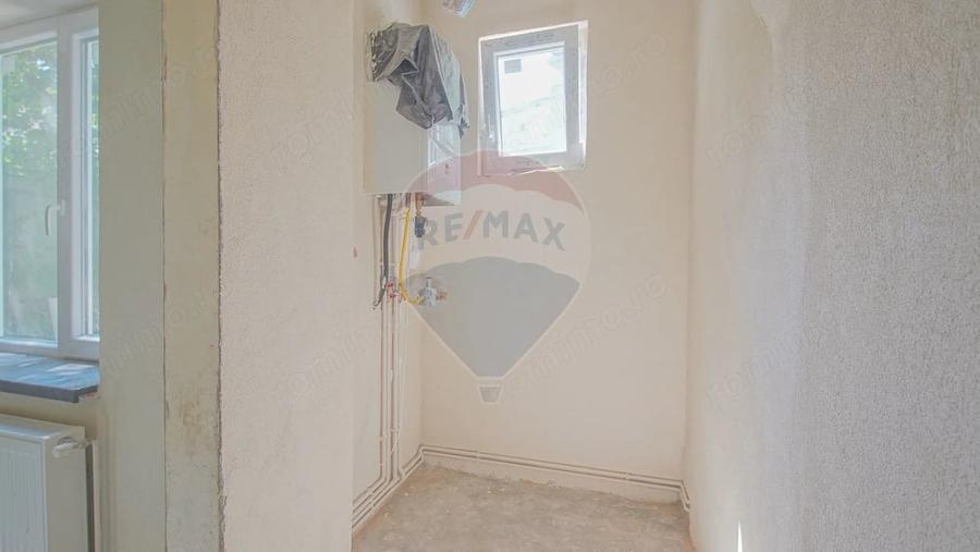 Casa cu poten?ial in Centrul Civic Bra?ov | 4 camere - 9
