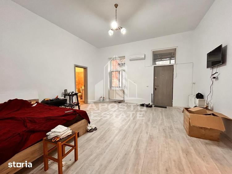 Casa la curte comuna, renovata complet in 2024 in zona Iosefin - 16