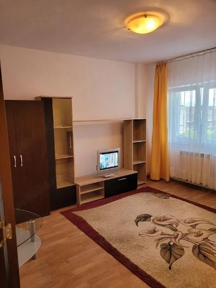 Garsonieră decomandată în Central