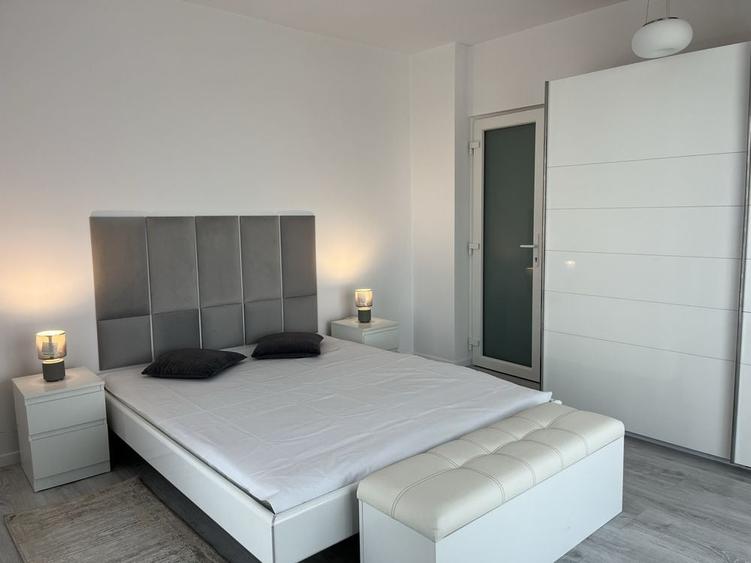 Apartament cu 3 camere decomandat în Torontalului