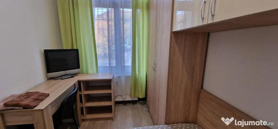 Apartament cu 3 camere decomandat în Spitalul Județean