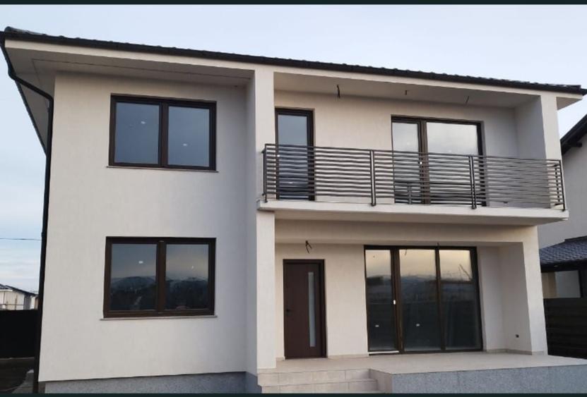 Casă cu 4 camere în Central