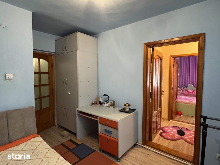Apartament cu 3 camere semidecomandat în Central