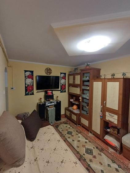 Apartament cu 2 camere semidecomandat în Exterior Vest