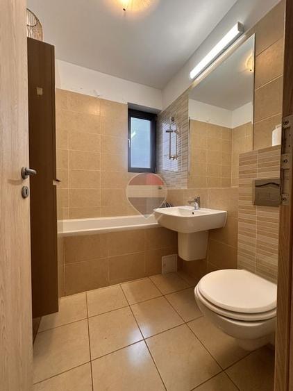 Apartament cu 2 camere semidecomandat, mobilat în Băneasa