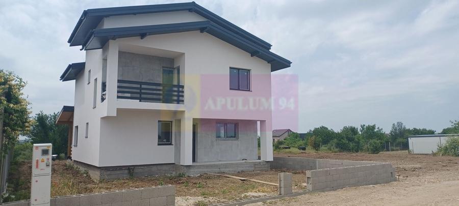 Casă individuală cu 5 camere cu Canalizare în Săbăreni