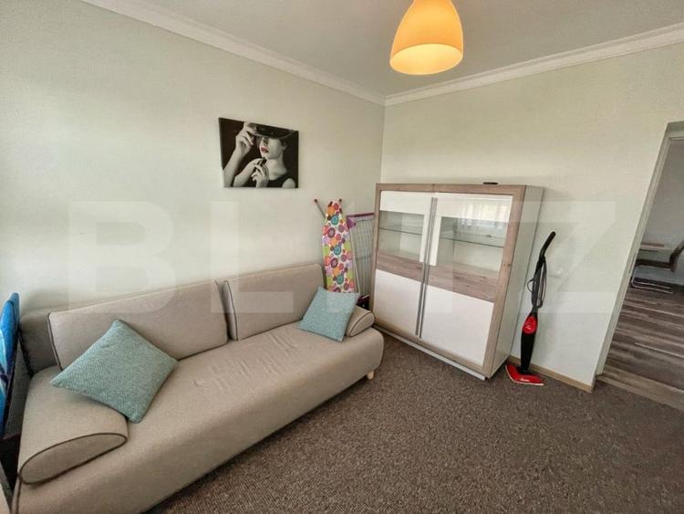 Apartament cu 3 camere semidecomandat, mobilat în Plaiul Vulcanești