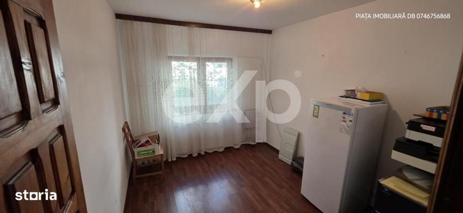 Apartament cu 4 camere decomandat în Central