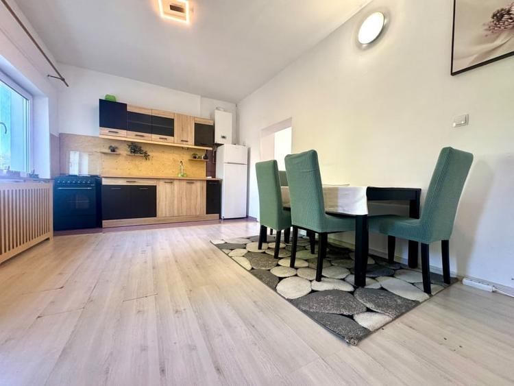 Apartament cu 3 camere semidecomandat, mobilat în Gheorgheni