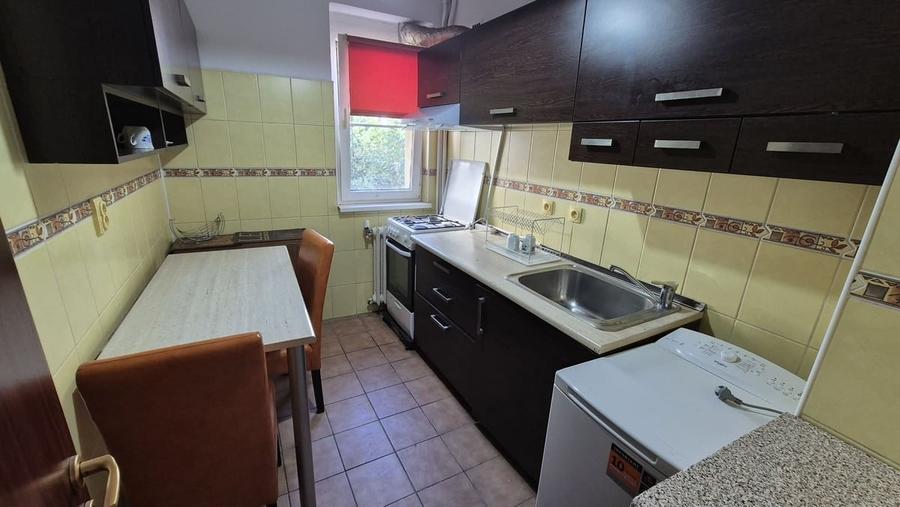 Apartament cu 2 camere decomandat în Teiul Doamnei