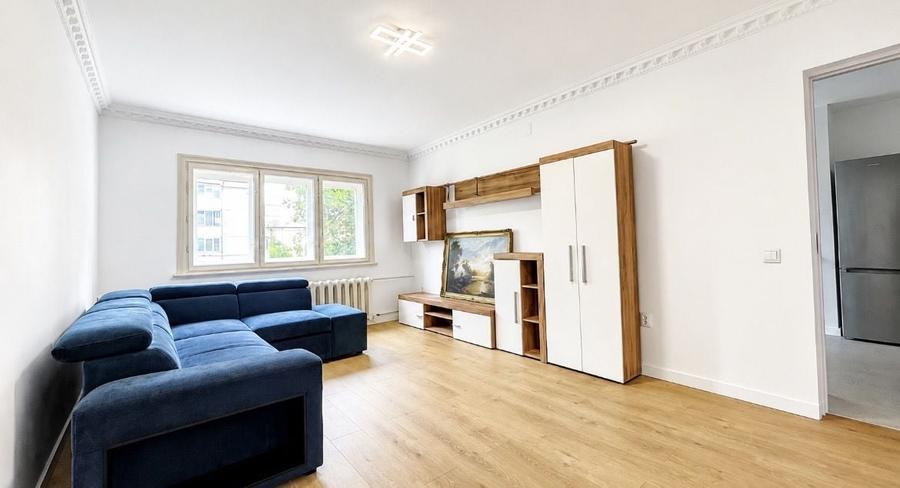 Apartament cu 3 camere decomandat în Decebal