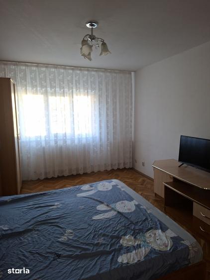 Apartament cu 2 camere decomandat în Craiovița Nouă