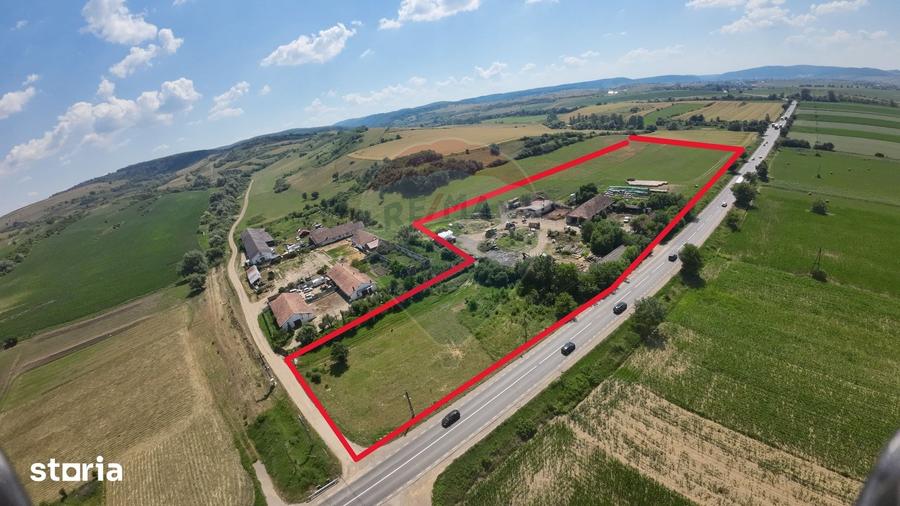 Teren de 22942 mp, în Vânători