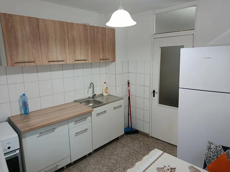 Apartament cu 2 camere decomandat în Sărari
