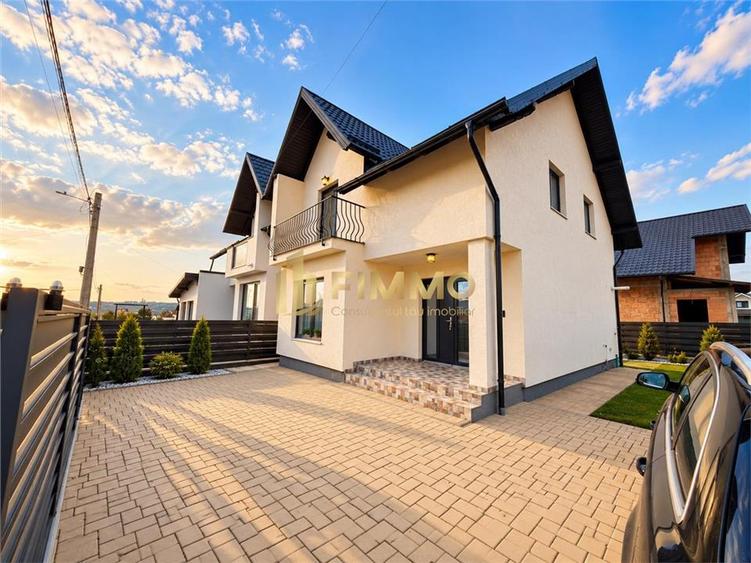 Duplex cu 4 camere cu Teren 300 Mp în Burdujeni