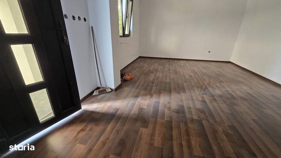 Casă cu 3 camere cu Teren 420 Mp în Holboca